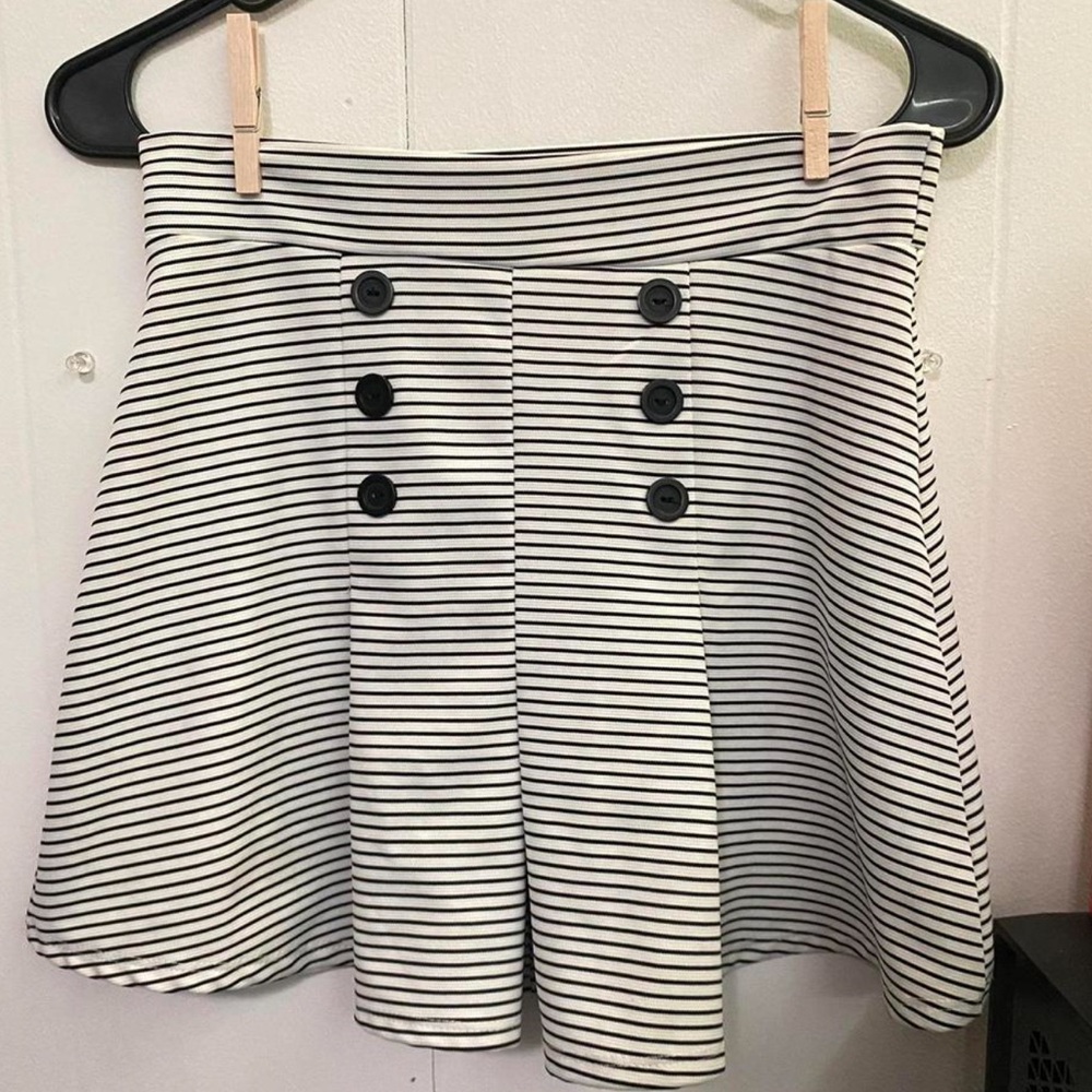 forever 21 black and white striped skirt with buttons